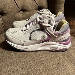 p w minor shoes women's 7.5
